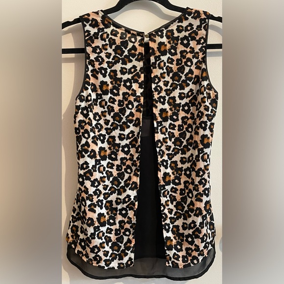 H&M Animal Print Sheer Top Sz 4 Small -Women’s Clothing - Picture 2 of 3